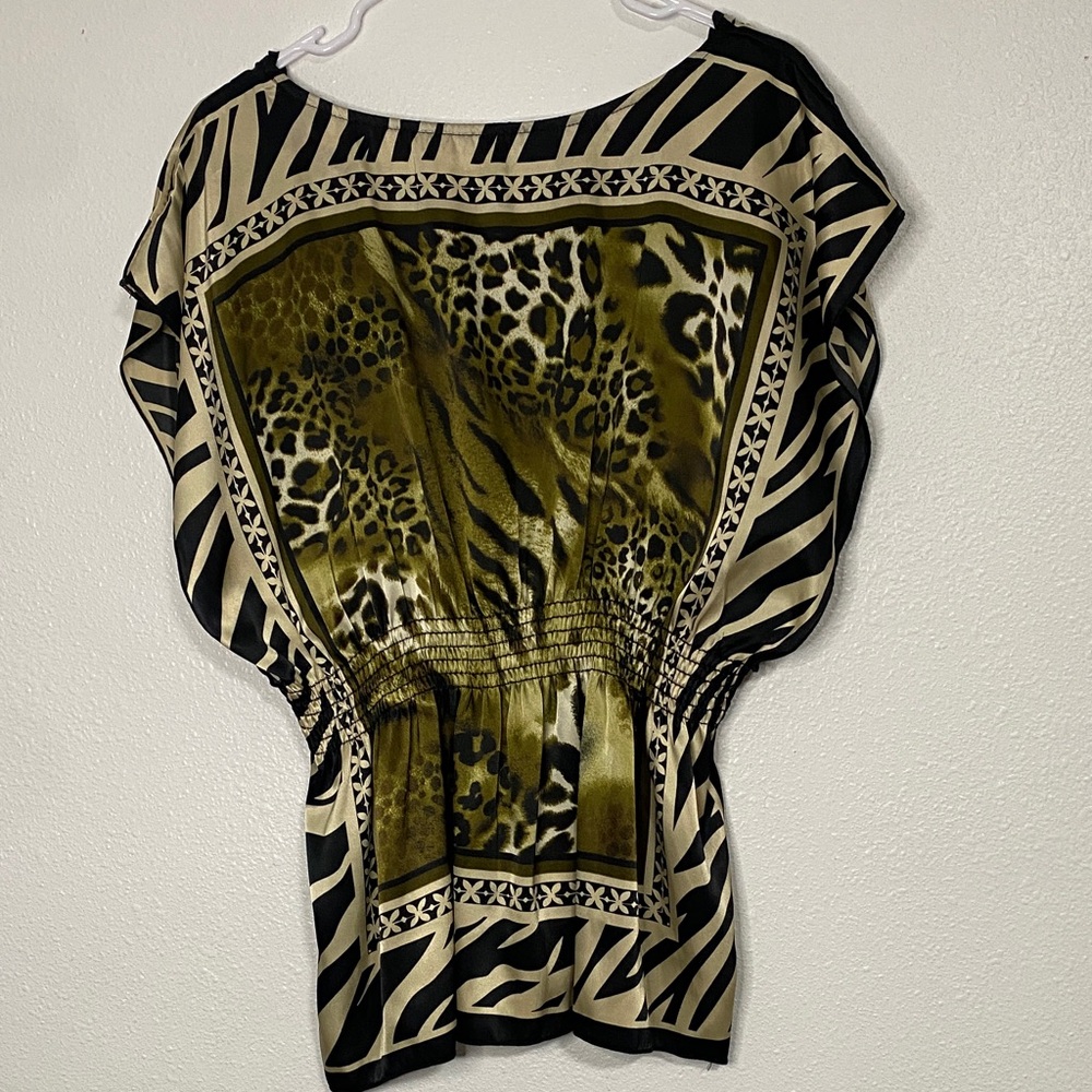 Chic Animal Print Blouse with Zebra Accents - Picture 5 of 16